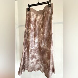 Stunning NWT ATM silk midi skirt in size XS